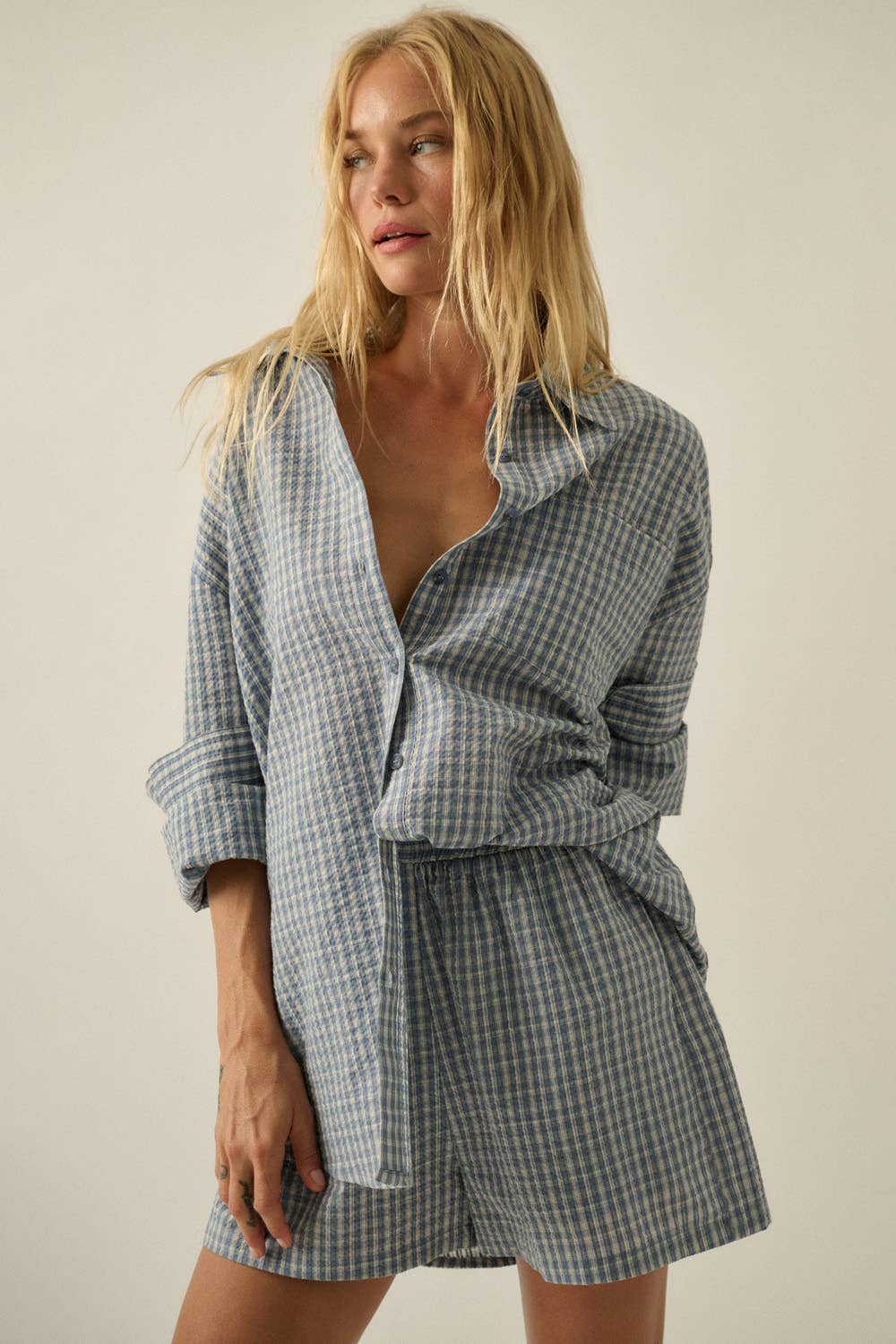 Plaid Textured Seersucker Wide-Leg Pocket Shorts: Chambray