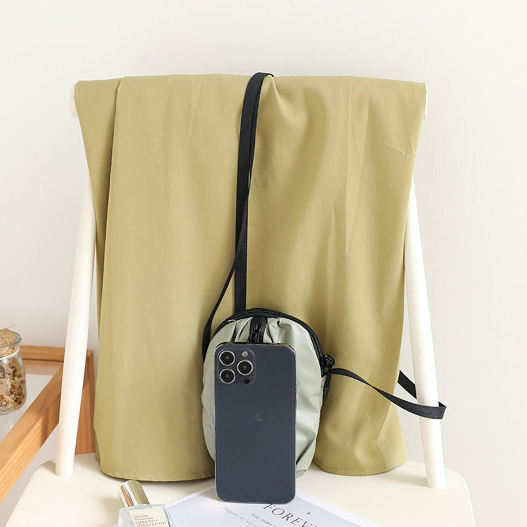 Adorable Mini Mobile Phone Bag for Females – Trendy Versatile Nylon Shopping Small Crossbody Bag