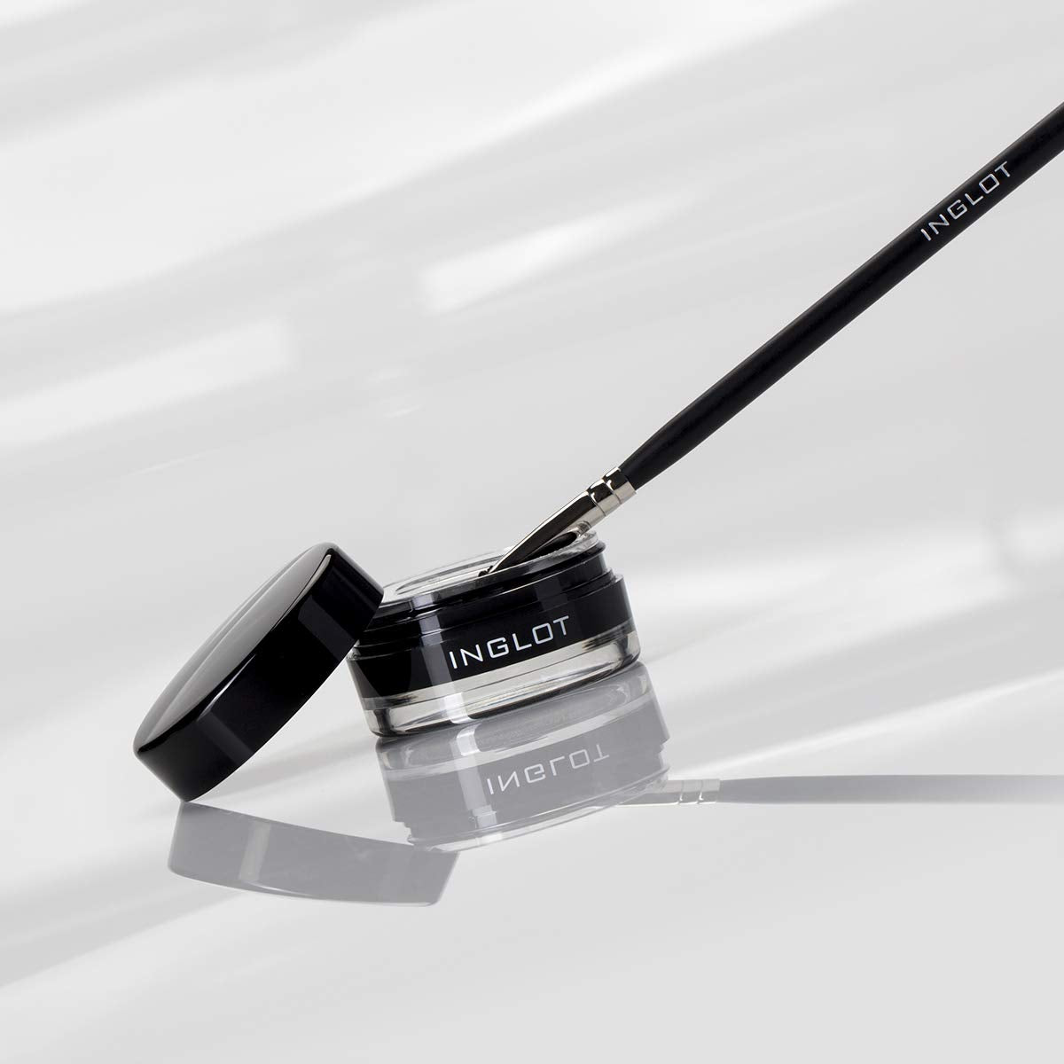 Inglot AMC EYELINER GEL 77 | Gel Eyeliner Matte | Black