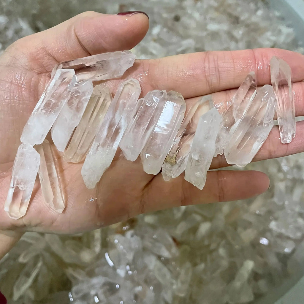 1000g/bag Bulk 100% Natural Clear Quartz Healing Crystal Point Wand Energy Stone Raw Rock Mineral Specimen Home Decor