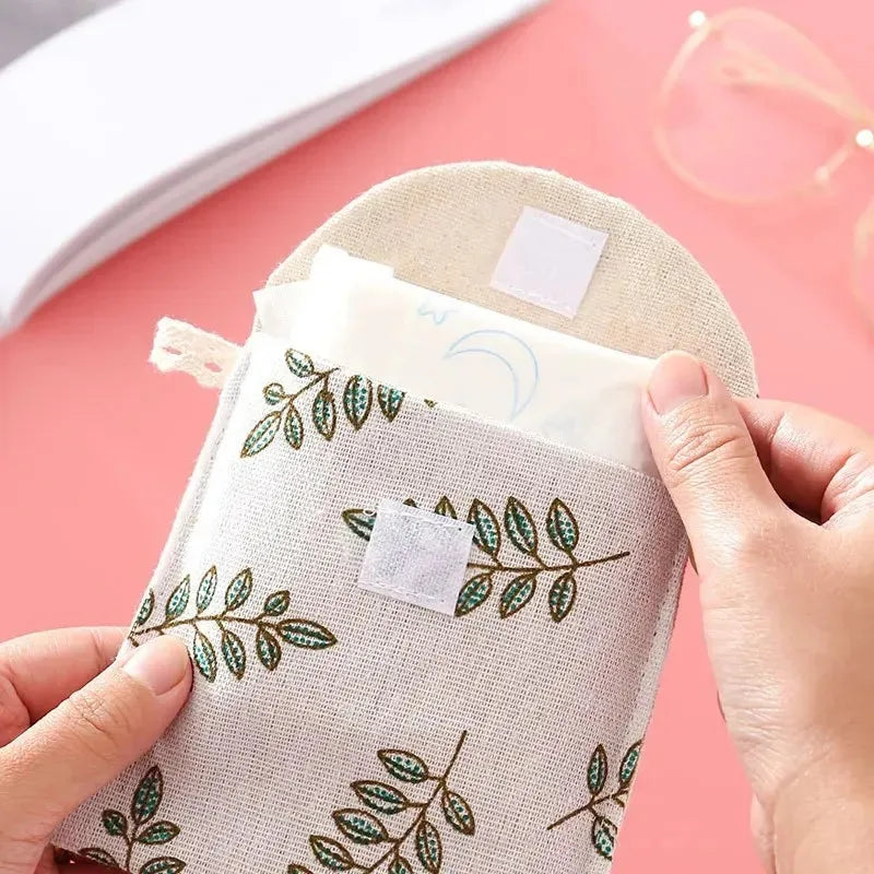 1pc Monthly Bag Cute and Portable Aunt Towel Bag, Large Capacity Towel Sanitary Cotton Bag, Carry on Bag