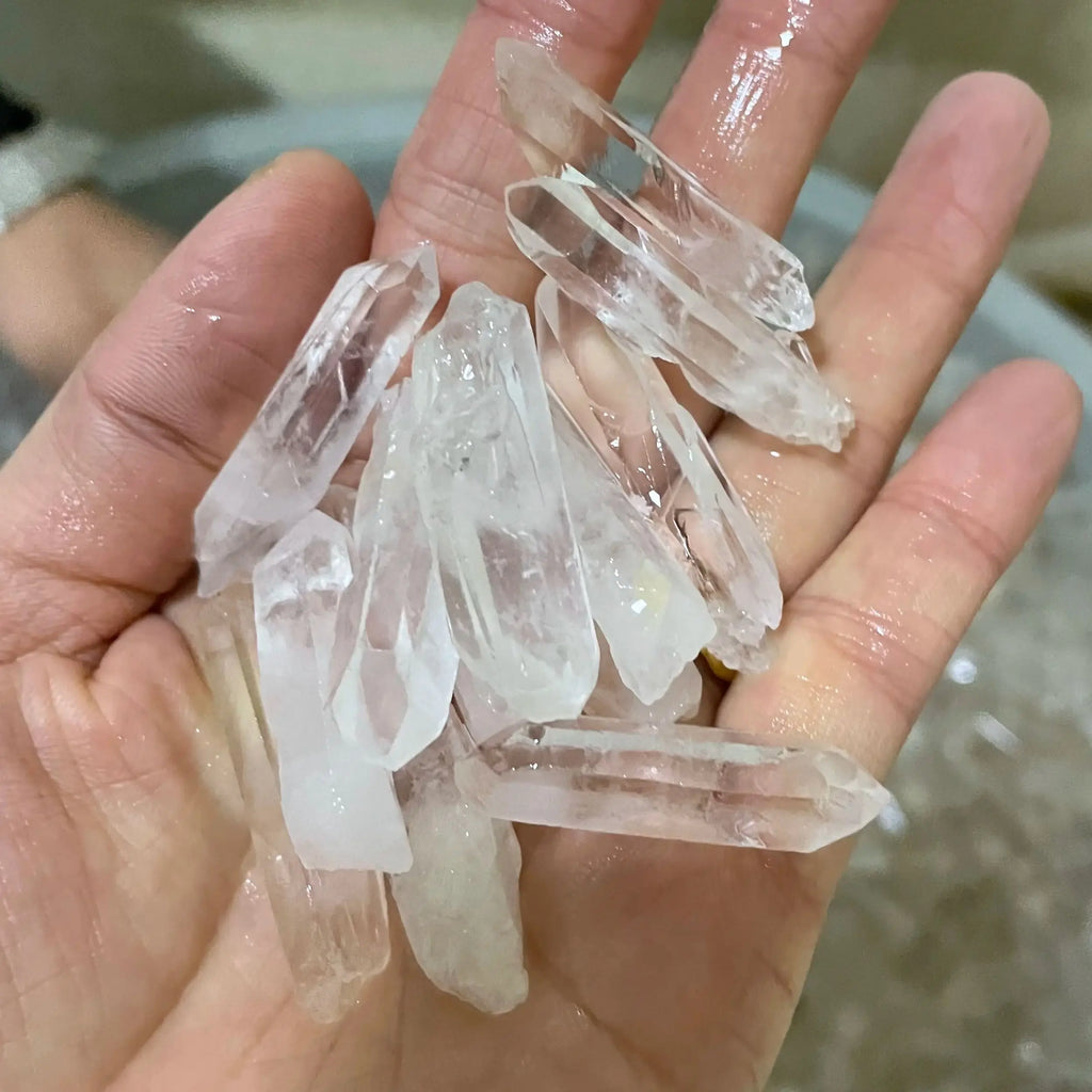 1000g/bag Bulk 100% Natural Clear Quartz Healing Crystal Point Wand Energy Stone Raw Rock Mineral Specimen Home Decor