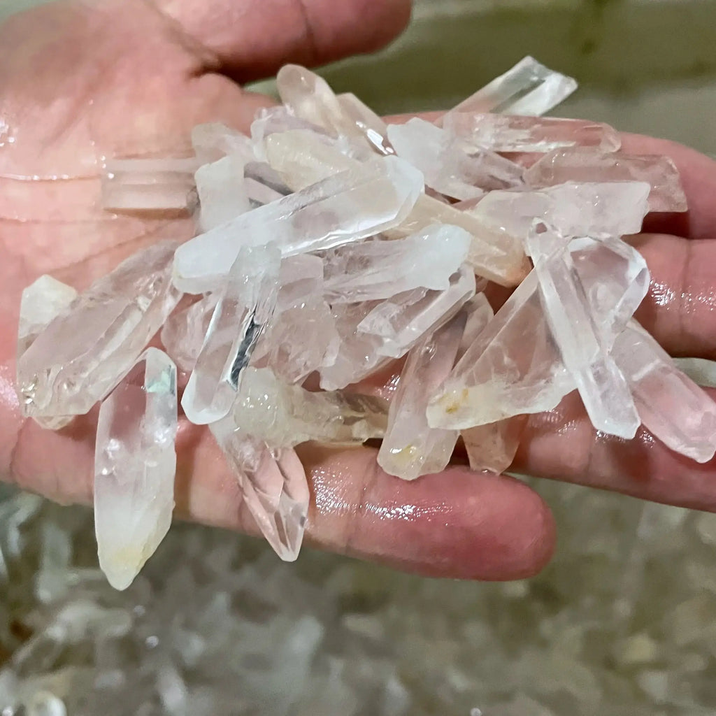 1000g/bag Bulk 100% Natural Clear Quartz Healing Crystal Point Wand Energy Stone Raw Rock Mineral Specimen Home Decor