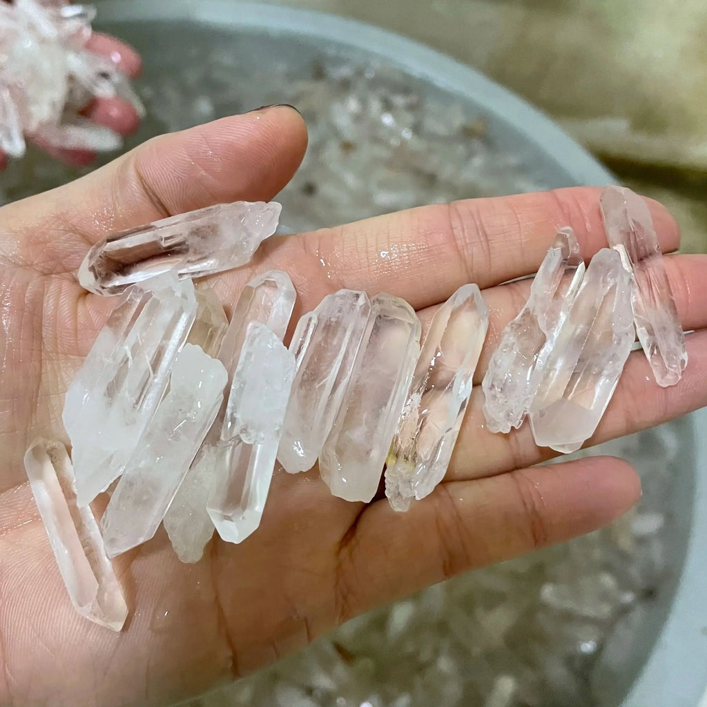 1000g/bag Bulk 100% Natural Clear Quartz Healing Crystal Point Wand Energy Stone Raw Rock Mineral Specimen Home Decor