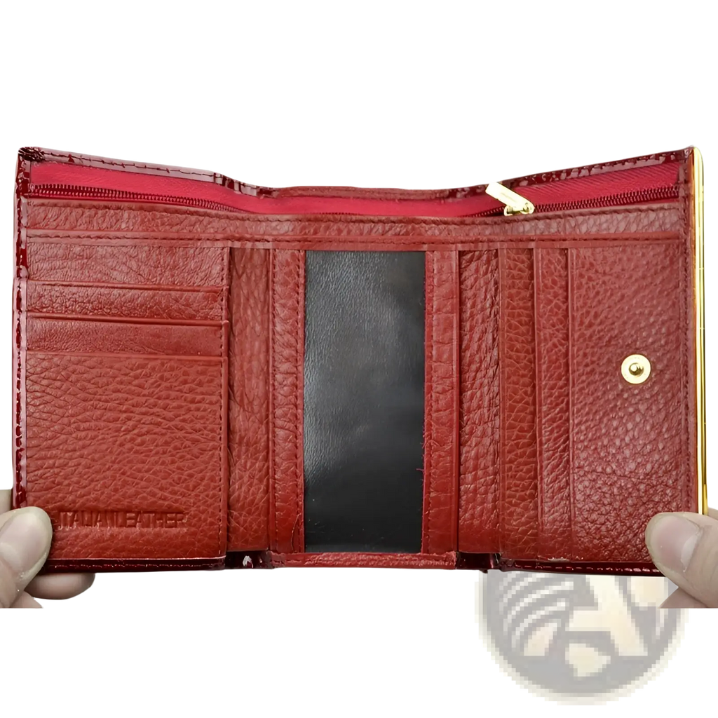 Retro Crocodile Pattern Leather Trifold Wallet with Clasp