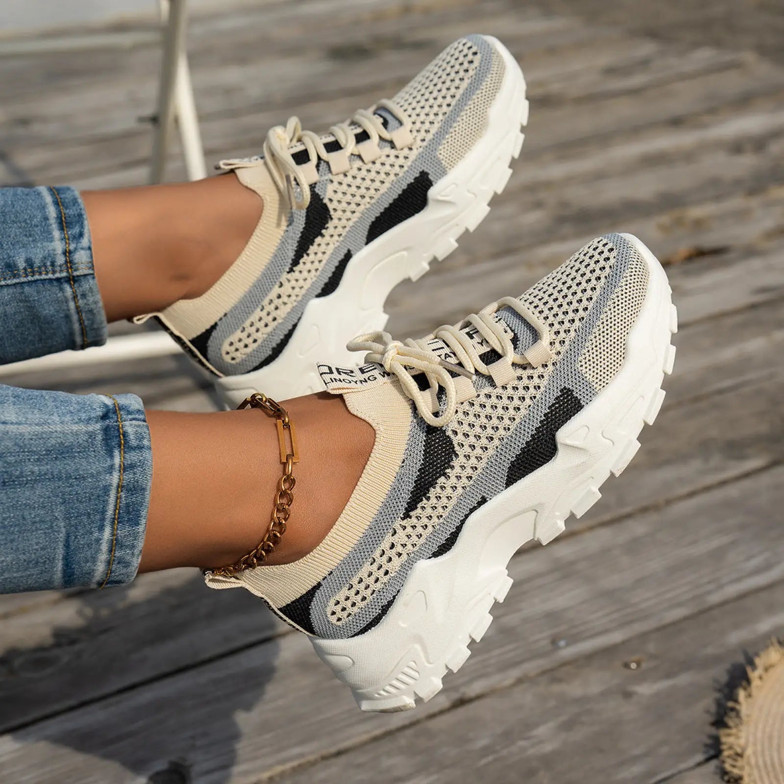 Women's Breathable Flyknit Mesh Lace-up Walking Sneakers